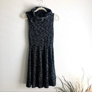 Back and white gray heathered cowl neck dress sz s